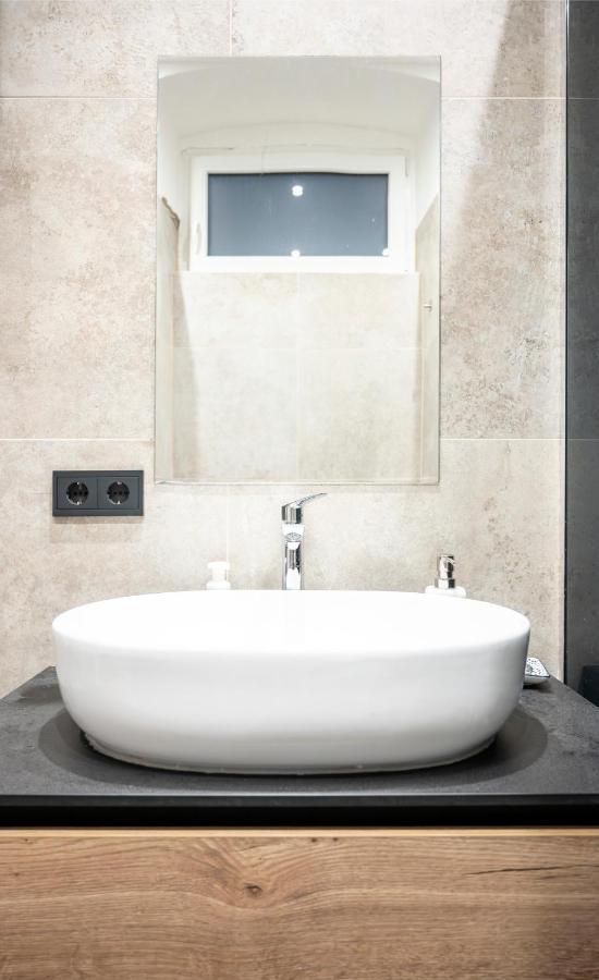 Komfortable Wohnung Schoenbrunn ウィーン エクステリア 写真